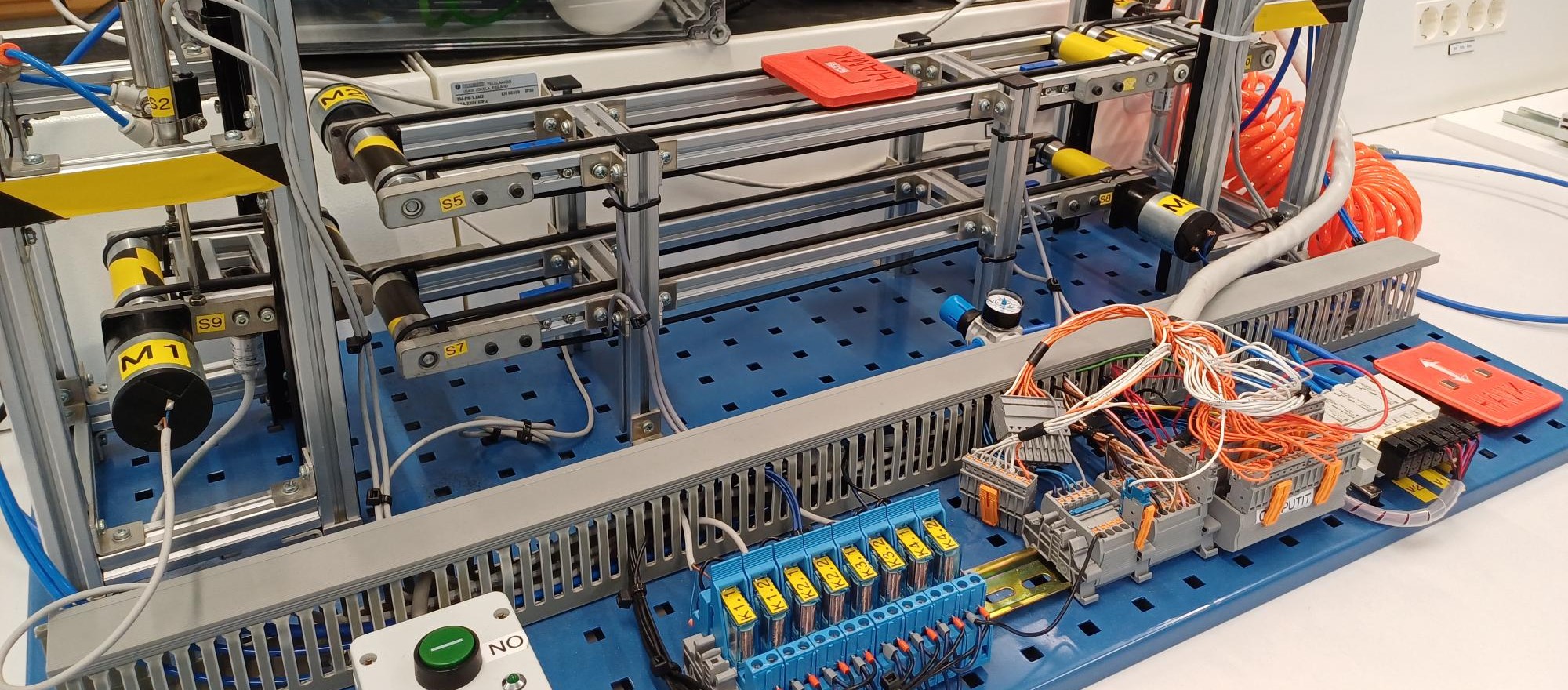 Course Image BEEAP26A7 Introduction to Electrical and Automation Technology